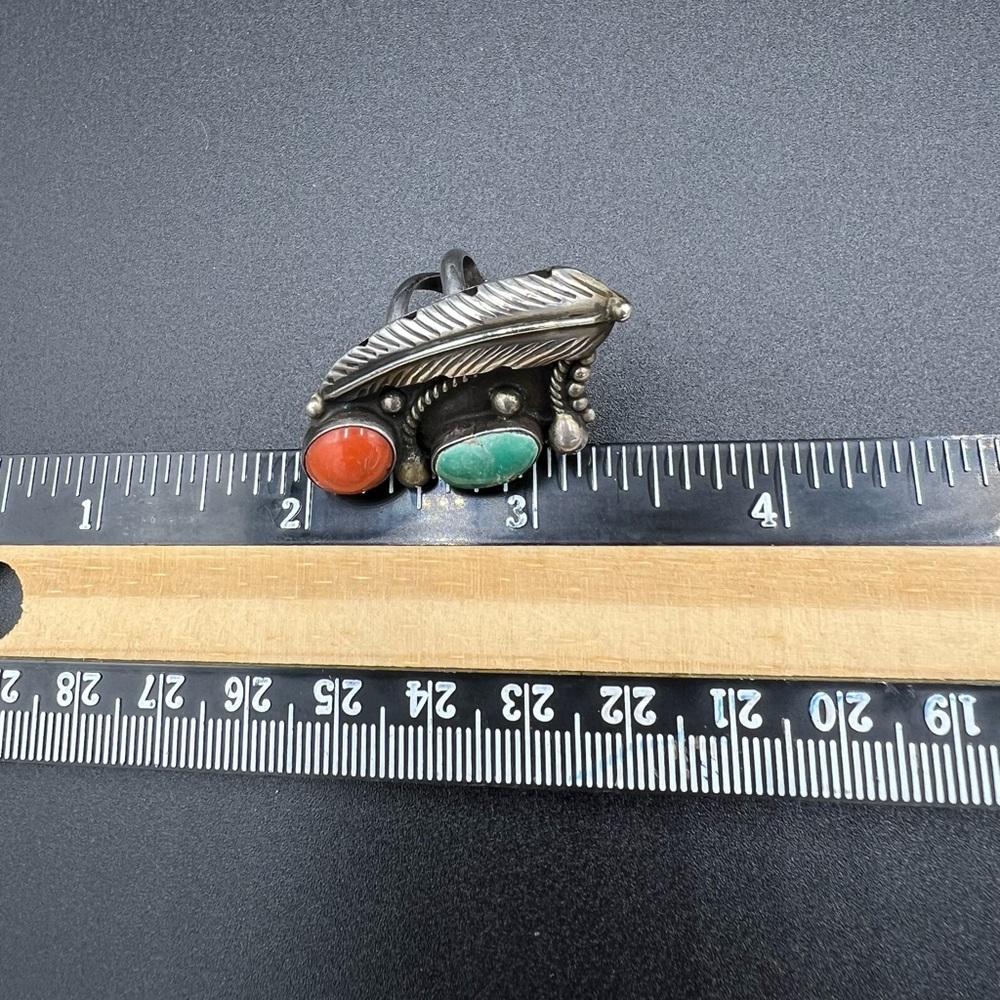 Vintage NAVAJO Silver Feather Ring with Coral and Turquoise. Size 5. - Picture 6 of 7